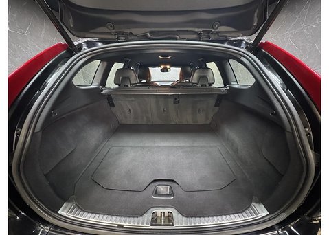 Volvo XC60 2.4 D4 R-Design Lux Nav SUV 5dr Diesel Auto AWD Euro 6 (s/s) (190 ps) 42