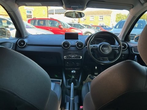 Audi A1 TFSI SPORT NAV 12