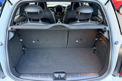 Mini Hatch JOHN COOPER WORKS - NANUQ WHITE - MINI SERVICE HISTORY 46