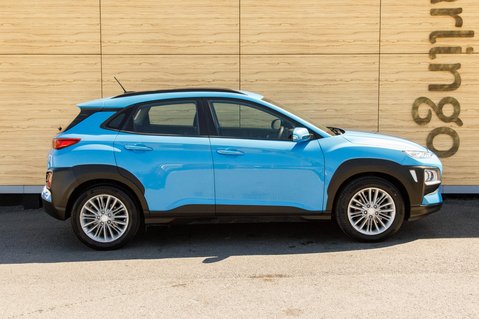 Hyundai KONA SE 12
