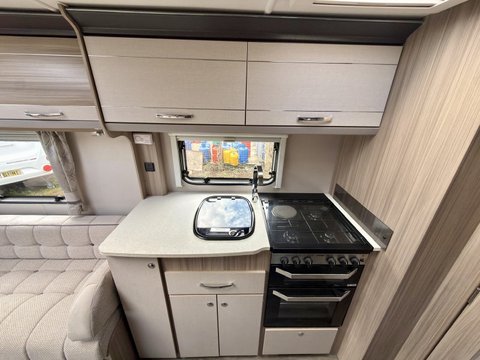 Coachman Pastiche 460 17
