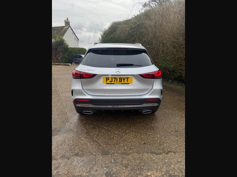 Mercedes-Benz GLA Class GLA 250 E EXCLUSIVE EDITION 6