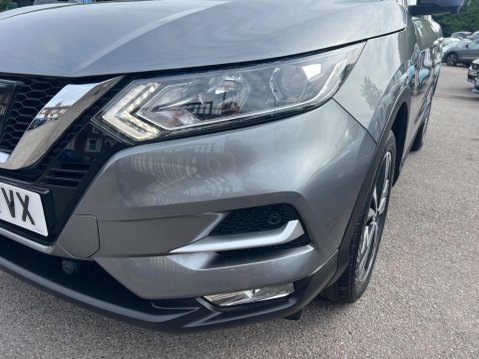 Nissan Qashqai 1.2 DIG-T N-Connecta Euro 6 (s/s) 5dr 11