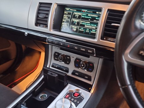 Jaguar XF D R-SPORT SPORTBRAKE 27