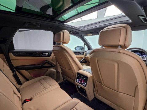 Porsche Cayenne 3.0 V6 E-Hybrid 17.9kWh SUV 5dr Petrol Plug-in Hybrid TiptronicS 4WD Euro 6 34