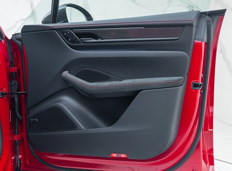 Porsche Macan GTS Electric 28