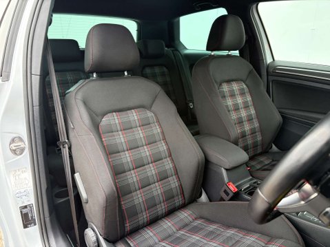 Volkswagen Golf 2.0 Golf GTi Performance TSi Semi-Auto 3dr 18