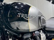 Triumph Street 900 2018 ONLY 7K LONG MOT MODERN RETRO 900CC 40