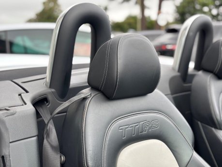 Audi TT 2.5 TFSI Roadster 2dr Petrol Manual quattro Euro 5 (340 ps) 16