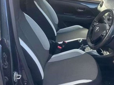 Toyota Aygo 1.0 VVT-i x-play Hatchback 5dr Petrol x-shift Euro 6 (68 ps) 6
