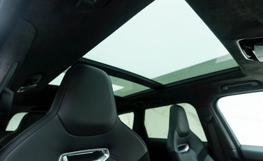 Land Rover Range Rover Sport 5.0 SVR Carbon Edition 13