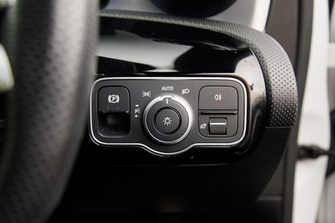 Mercedes-Benz A Class AMG A 35 4MATIC PREMIUM 14