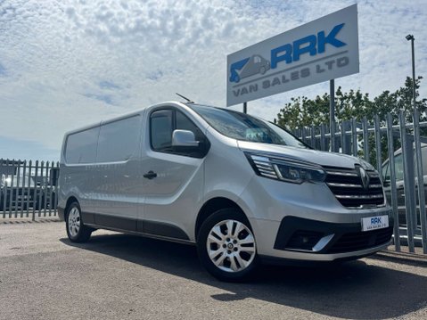 Renault Trafic 2.0 dCi Blue LL30 Sport Panel Van 5dr Diesel Manual L2 H1 Euro 6 (s/s) (130 1