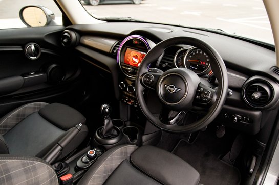 Mini Hatch COOPER