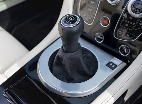 Aston Martin V12 Vantage S Roadster 21