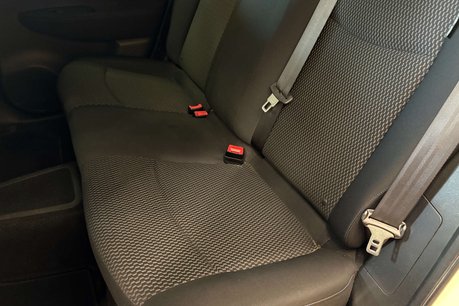 Nissan LEAF 24kWh Visia Hatchback 5dr Electric Auto (107 bhp) 33