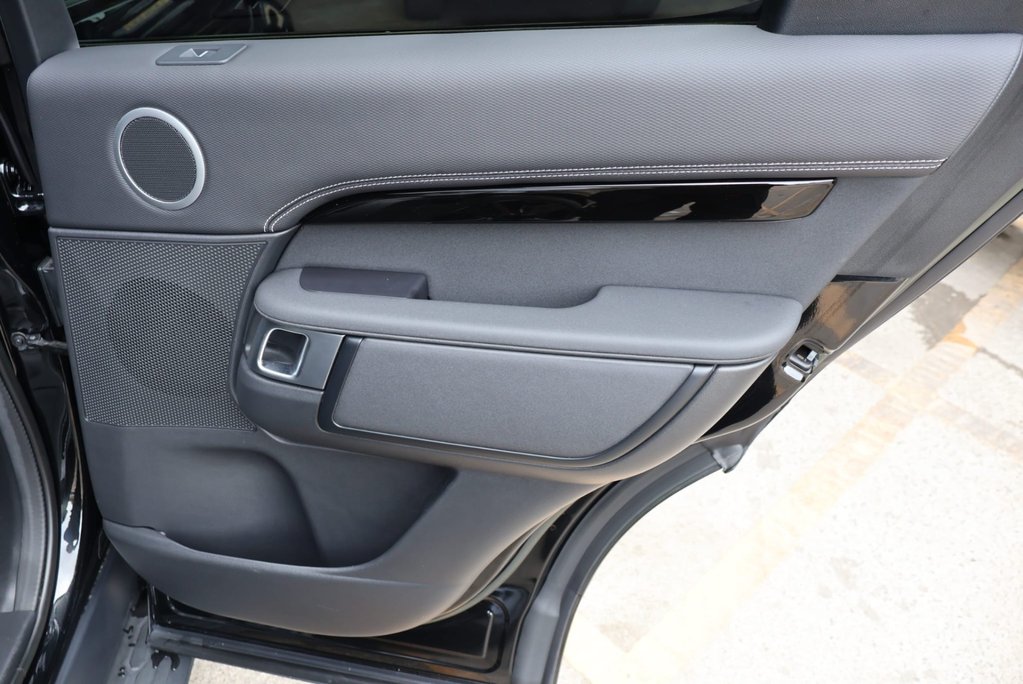 Land Rover Discovery R-DYNAMIC HSE Genuine electric rear HSE seat fitted huge spec low miles 14