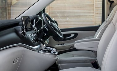 Mercedes-Benz V Class D AMG Line (Extra Long) 17