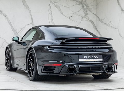 Porsche 911 Turbo S (992) 3