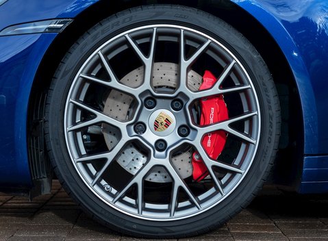 Porsche 911 (992) Carrera S 10