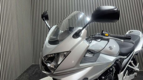 Suzuki Bandit 2005 18K NEW MOT IDEAL FIRST BIG BIKE A2 650CC COMMUTER BIKE 19