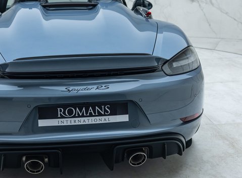 Porsche 718 SPYDER RS PDK 33