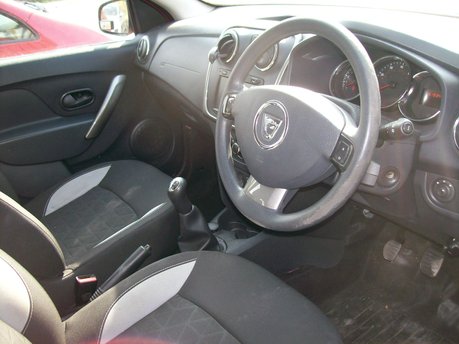 Dacia Sandero Stepway LAUREATE TCE 5