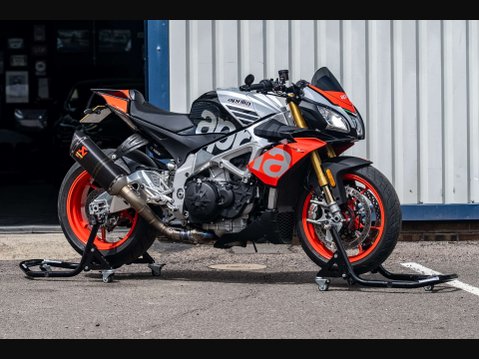 Aprilia Tuono 1.1 Tuono V4 1100 Factory 2