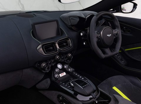 Aston Martin Vantage F1 Edition Roadster 11