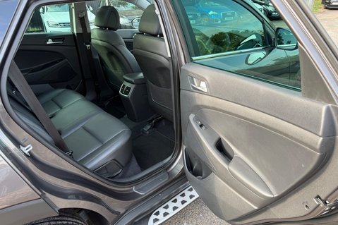Hyundai TUCSON CRDI PREMIUM SE - 2 OWNERS - 10 HYUNDAI SERVICES  34