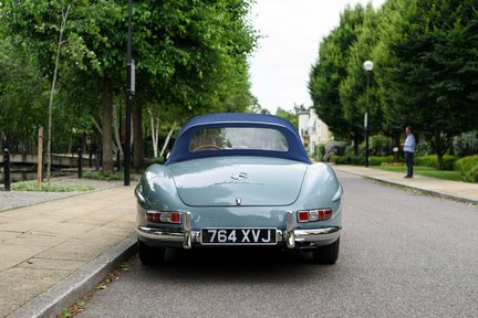 Mercedes-Benz SL 300 Roadster 9