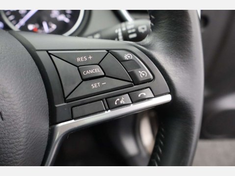 Nissan Qashqai 1.2 Qashqai N-Connecta DiG-T 5dr 39