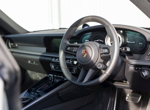 Porsche 911 Carrera 4S (992) 11