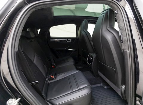 Porsche Cayenne Turbo S E-Hybrid Coupe 14