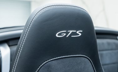 Porsche 911 Carrera GTS CABRIOLET (991.2) 16