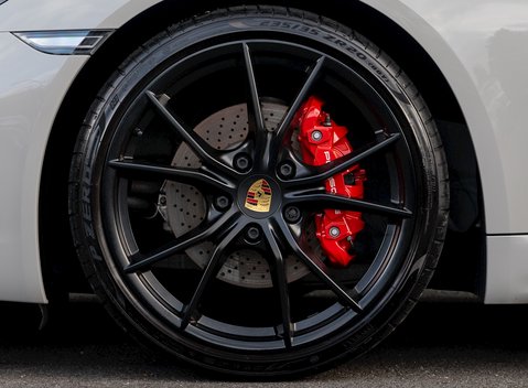 Porsche 718 Cayman GTS 10