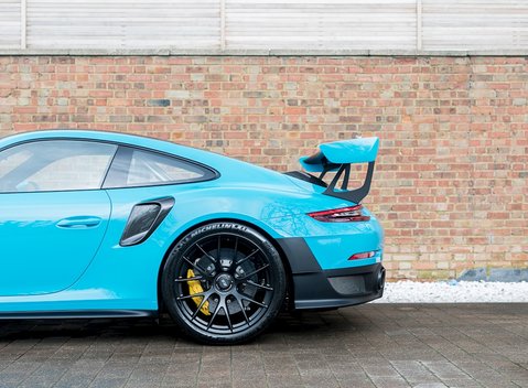 Porsche 911 (991) GT2 RS 24