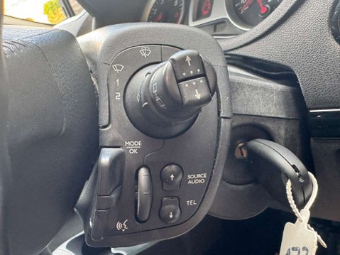 Renault Clio 1.1 Clio Dynamique TomTom 16v 5dr 35