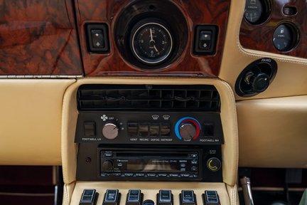 Aston Martin V8 Vantage X-Pack 580X 18