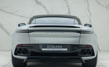 Aston Martin DBS Superleggera 8