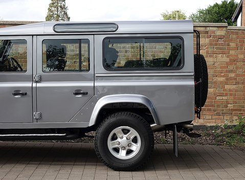 Land Rover 110 XS 18