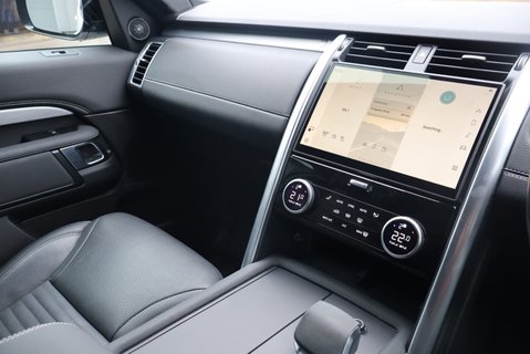 Land Rover Discovery R-DYNAMIC SE MHEV In RARE PEARL WHITE BLACK ROOF AND REAR SEATS  LOW MILES  22