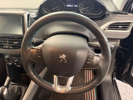 Peugeot 2008 1.2 PureTech Urban Cross SUV 5dr Petrol Manual Euro 6 (s/s) (110 ps) 29