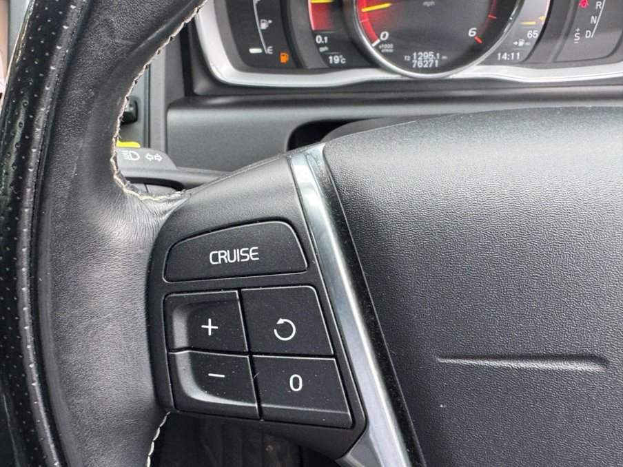 2017 Volvo XC60 — image 24