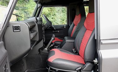 Land Rover 90 Adventure 24