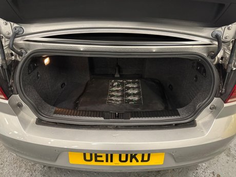 Volkswagen Golf 1.6 TDI BlueMotion Tech SE Cabriolet Euro 5 (s/s) 2dr 30