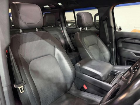 Land Rover Defender 3.0 D300 MHEV X-Dynamic HSE SUV 5dr Diesel Auto 4WD Euro 6 (s/s) (300 ps) 28