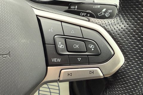 Volkswagen Passat GTE DSG - VAT Q - 1 OWNER - PLUG IN HYBRID - 3 IN STOCK 39