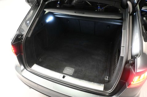 Audi A4 2.0 A4 Black Edition 40 TDI Quattro Semi-Auto 4WD 5dr 37