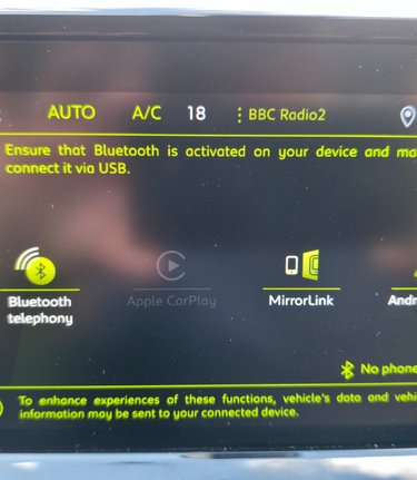 Peugeot 208 1.2 PURETECH ALLURE S/S STUNNING CAR! LOW INSURANCE!MAIN DEALER HISTORY 3